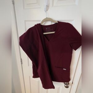 Figs Scrubs Set.  XS top S pants